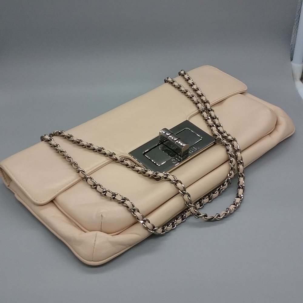 SOLD! ๐ค CHANEL Mademoiselle East West Flap - Picture 15 of 17